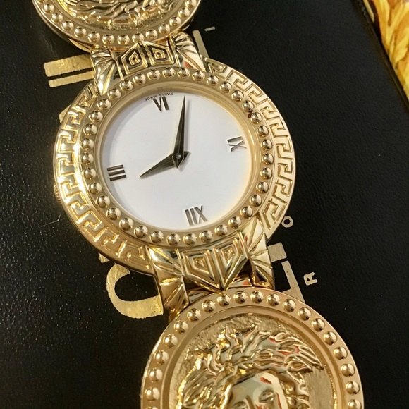 💎SOLD! LIKE NEW VERSACE 18k PLATED LIMITED ED WATCH - Picture 5 of 16
